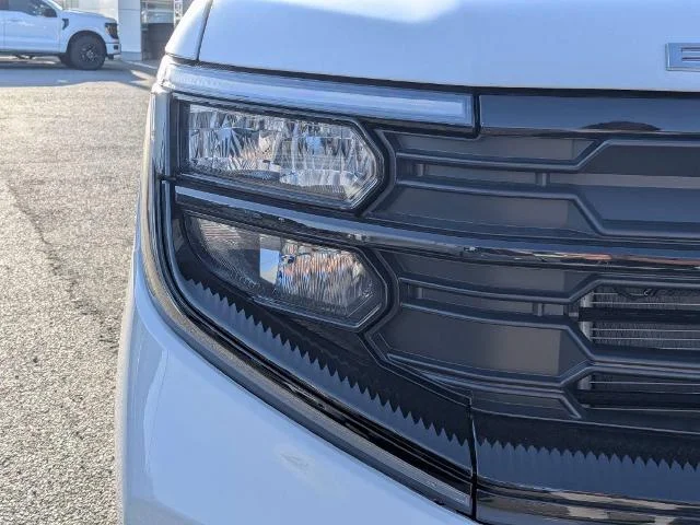New 2026 Oxford White Ford Active image 30