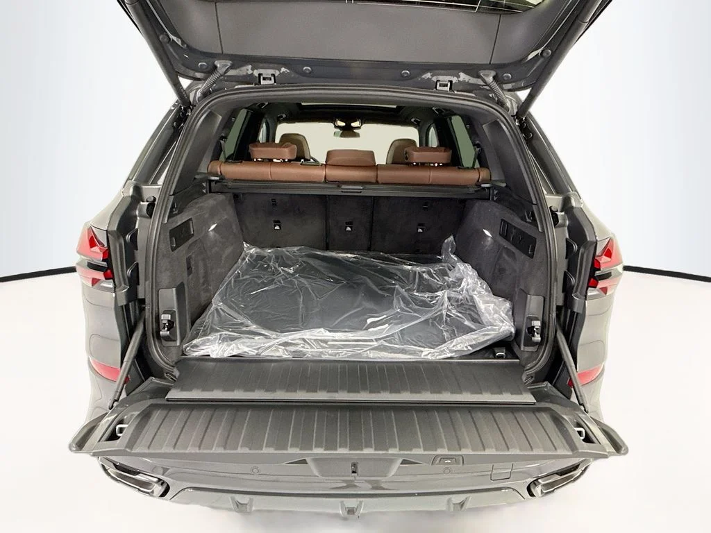 New 2026 Gray BMW xDrive40i image 27