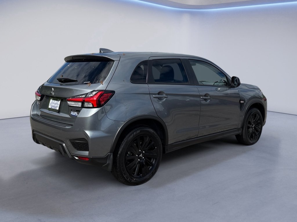 New 2026 Mercury Gray Metallic Mitsubishi LE image 3