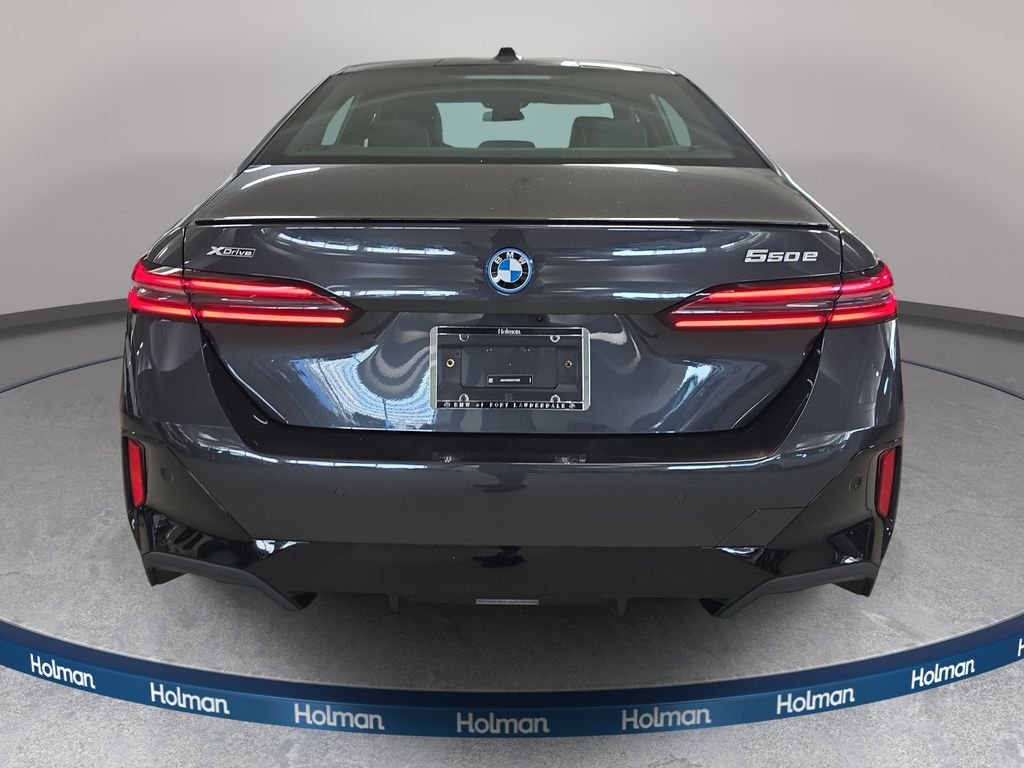 New 2027 Dark Graphite Metallic BMW 550e xDrive image 6
