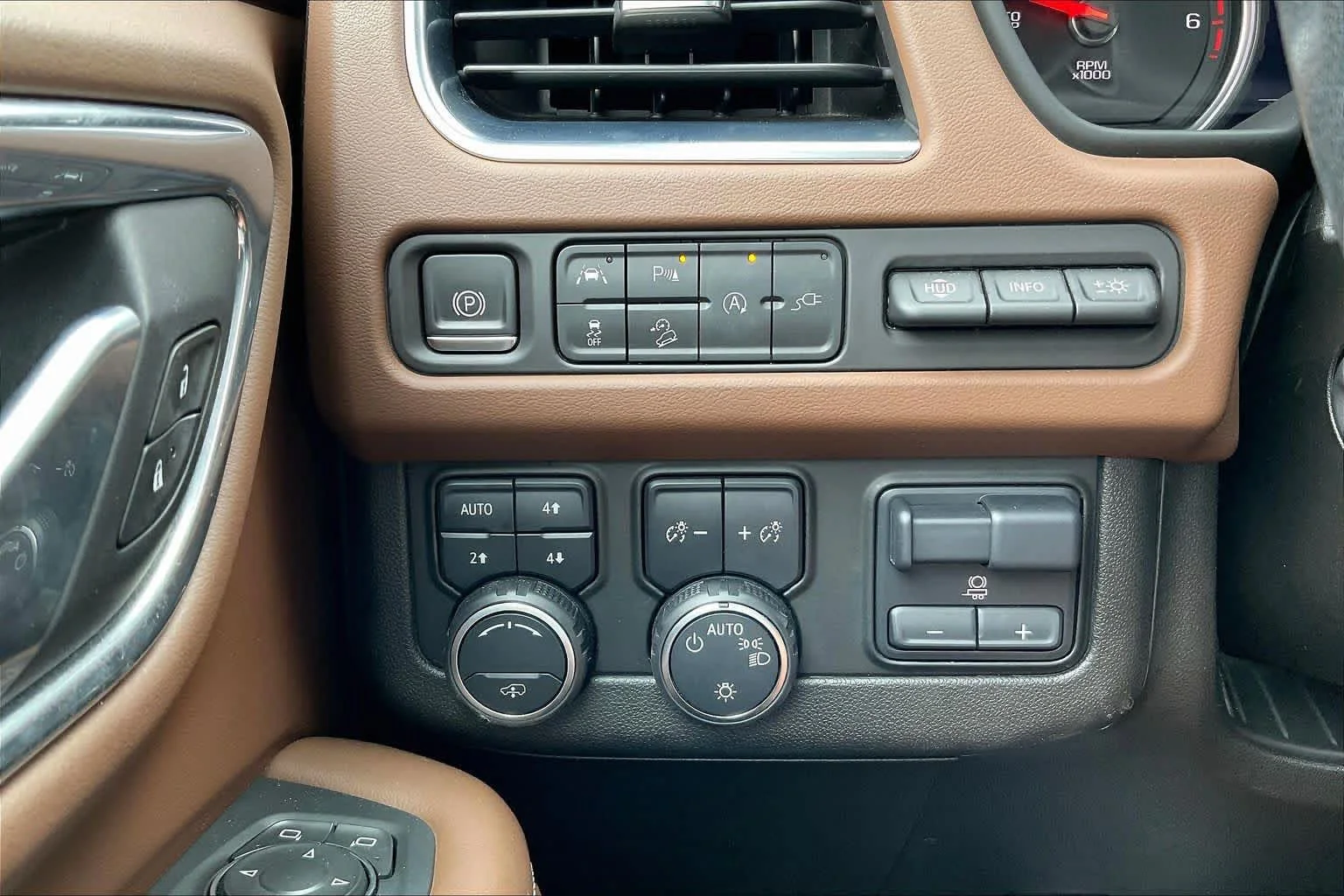 Used 2021 Summit White Chevrolet High Country image 34