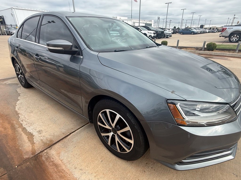 Used 2017 Platinum Gray Metallic Volkswagen 1.4T SE image 7