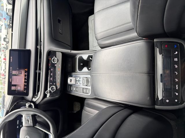 Used 2025 Gray INFINITI LUXE image 16