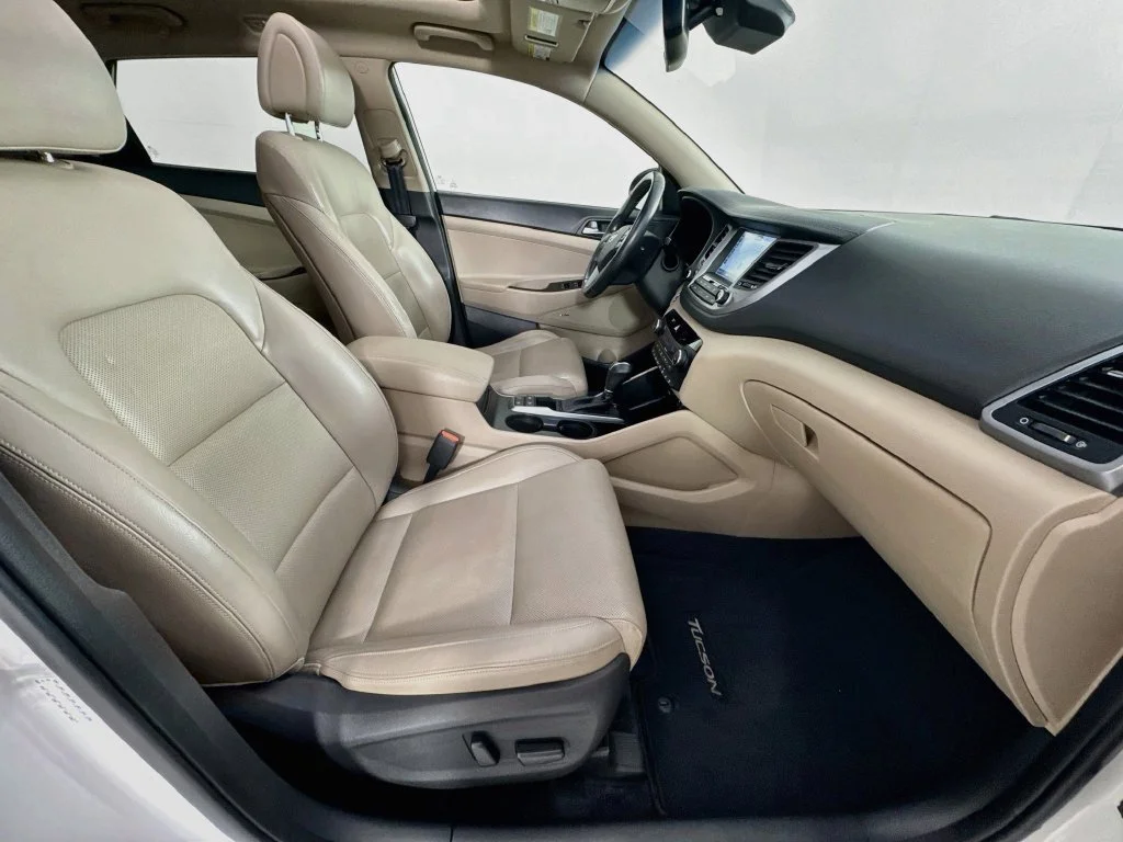 Used 2017 Winter White Hyundai Limited image 38