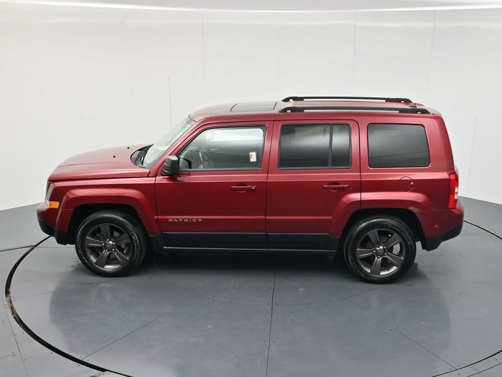 Used 2014 Deep Cherry Red Crystal Pearlcoat Jeep Latitude image 41