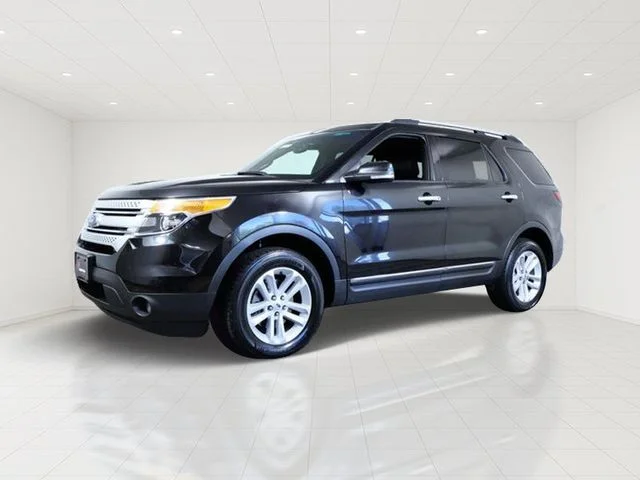 Used 2012 Black Ford XLT image 2