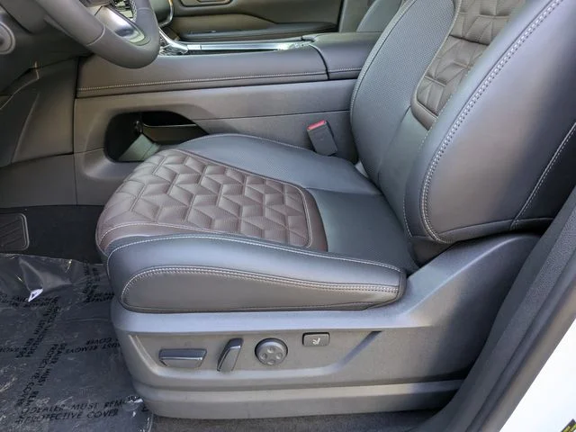 New 2026 Everest White TriCoat Nissan Platinum Reserve image 21