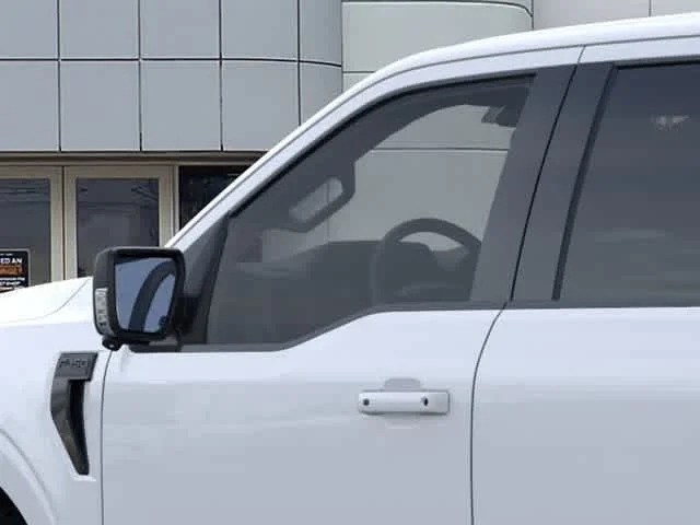 New 2026 Oxford White Ford XLT image 7