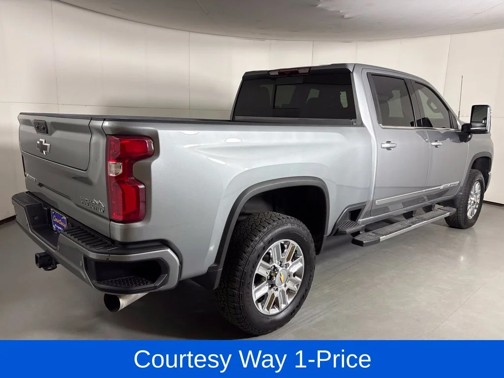 Used 2024 Gray Chevrolet High Country image 11