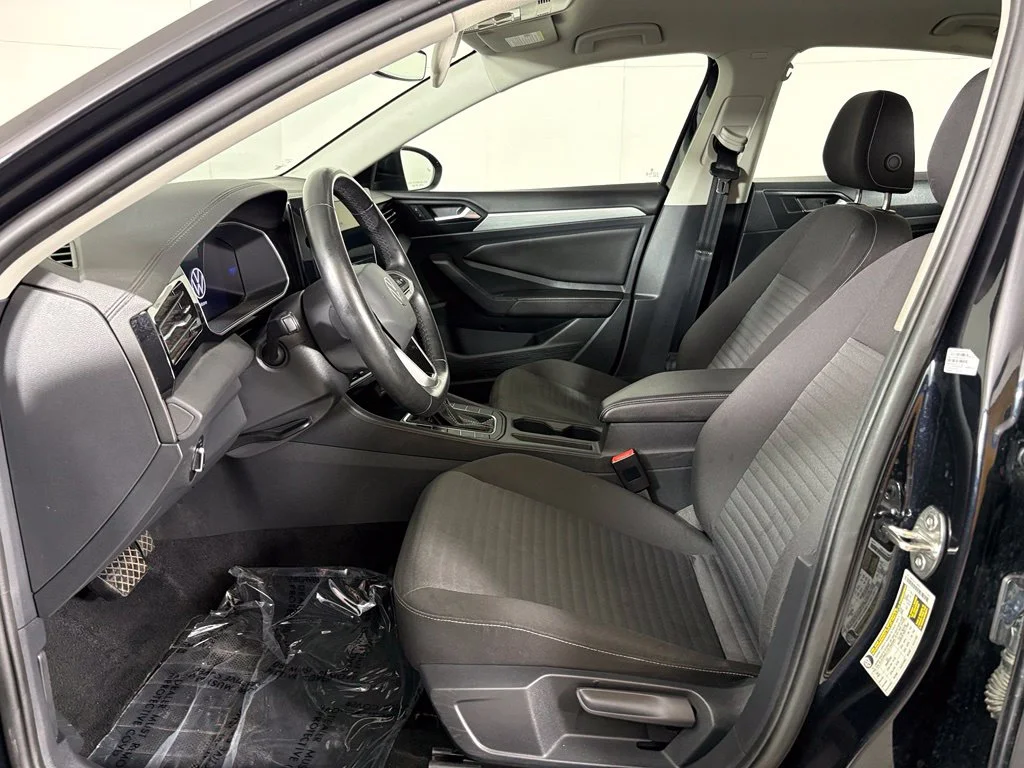 Used 2025 Black Volkswagen 1.5T S image 16