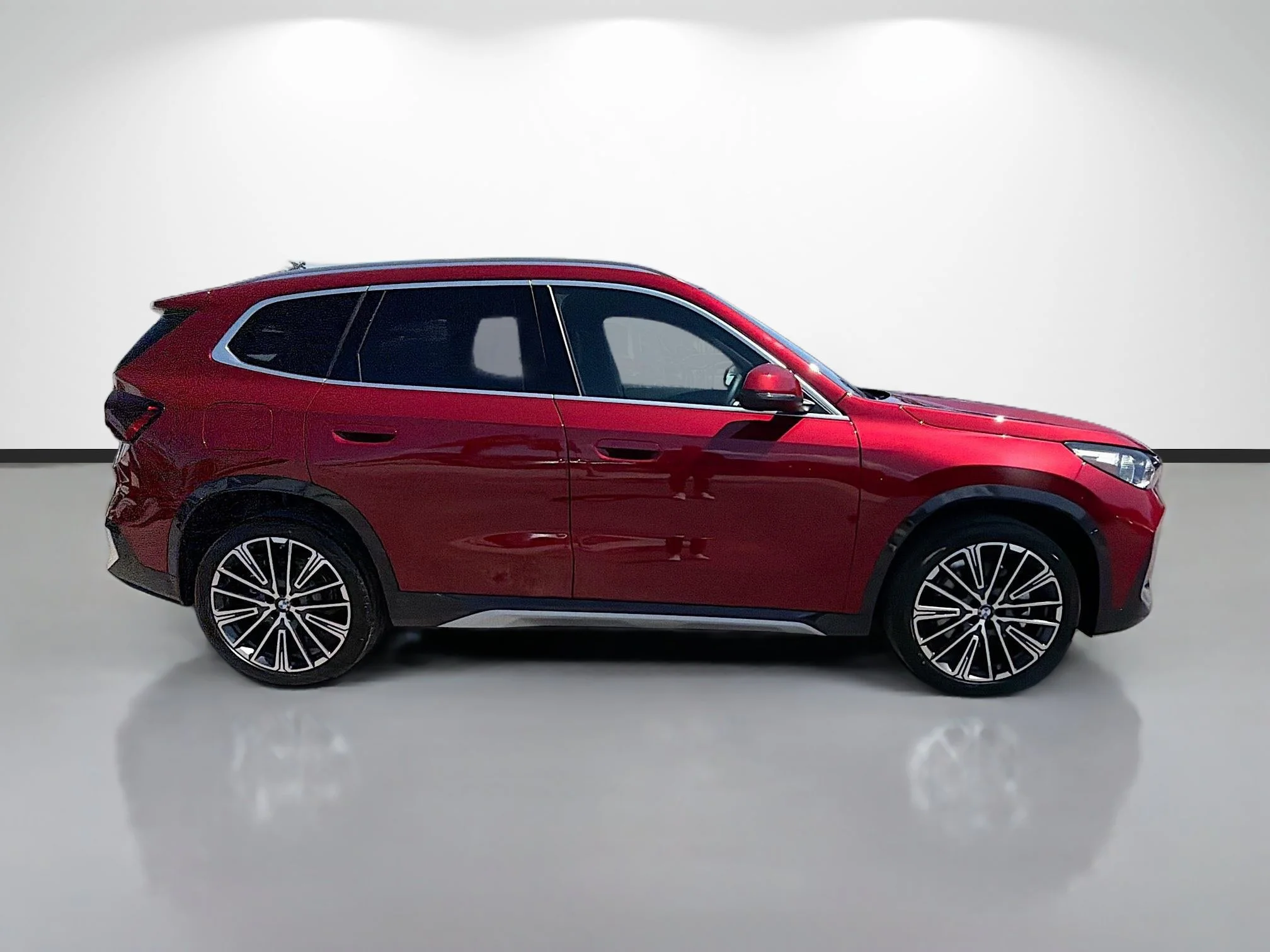 New 2026 Vegas Red Metallic BMW xDrive28i image 2