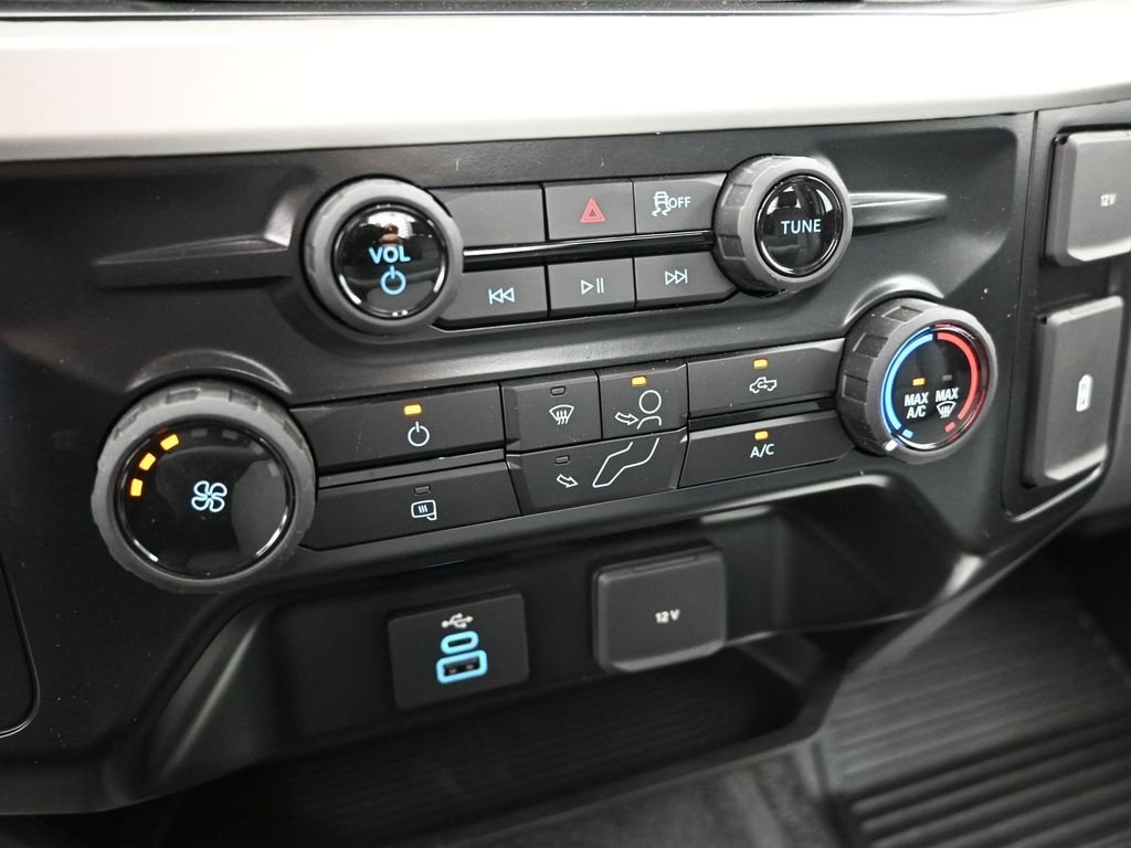 New 2025 Oxford White Ford XL image 14