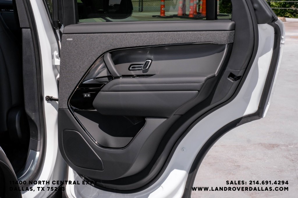 New 2026 Fuji White Land Rover Dynamic SE image 47