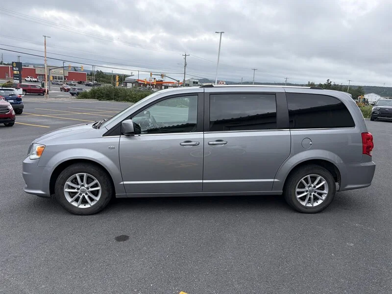 Used 2019 Grey Dodge SXT 35th Anniversary Edition image 3
