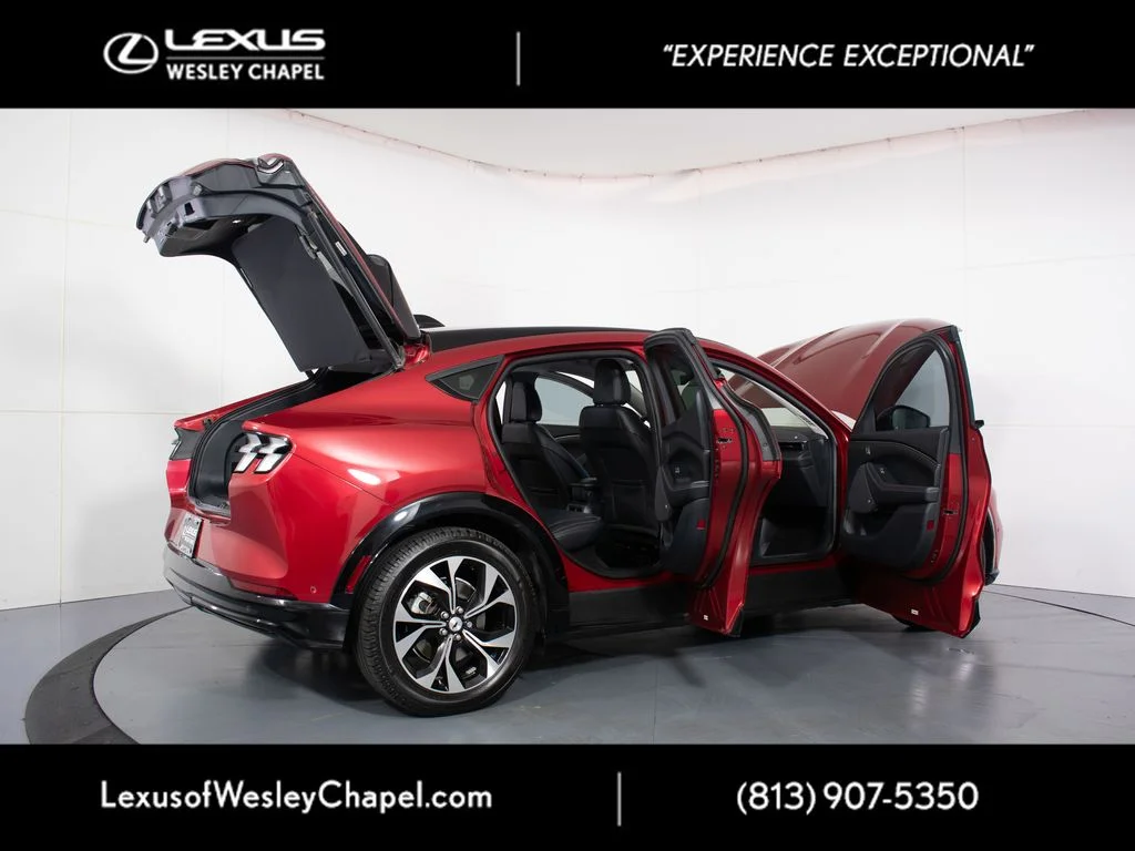 Used 2022 Red Ford Premium image 16