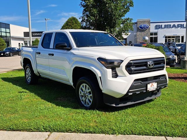 Used 2025 White Toyota SR image 4