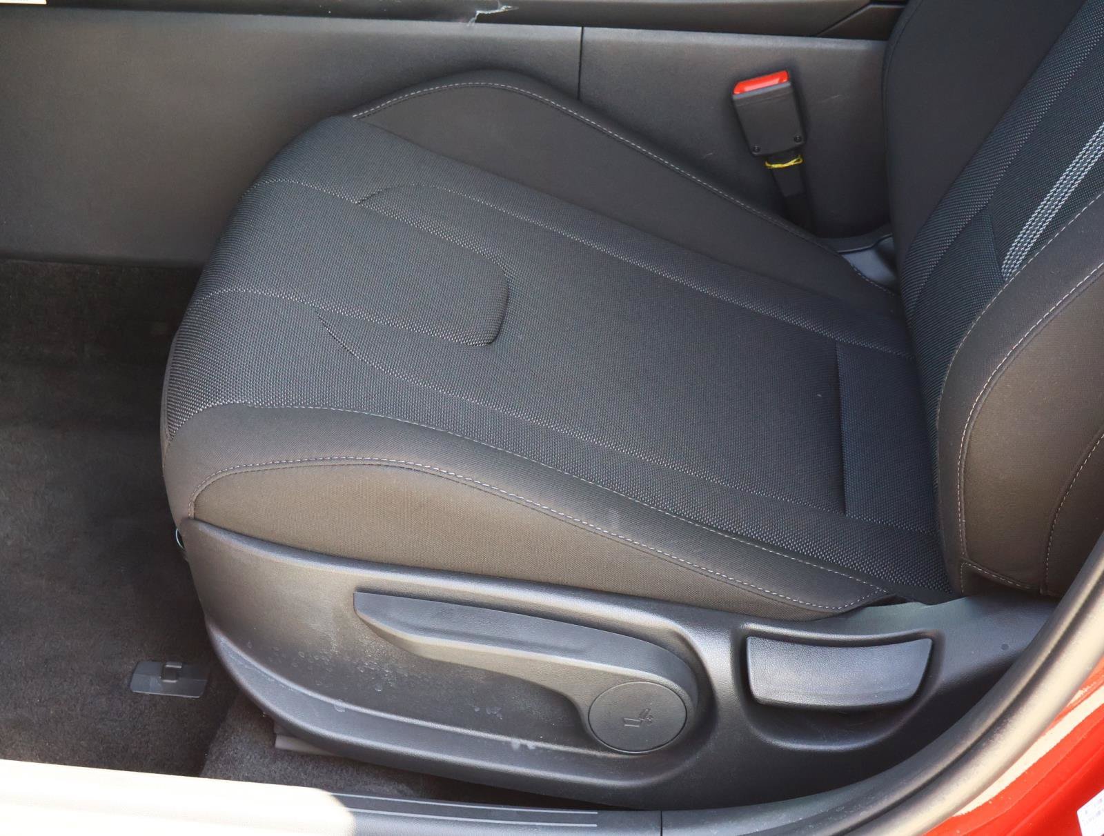 2026 Hyundai Elantra SE - Photo 13
