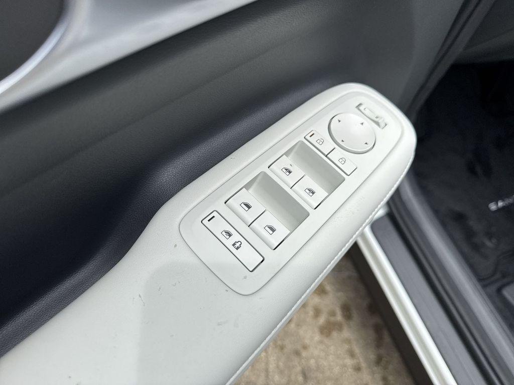 New 2026 White Hyundai SEL FWD image 15