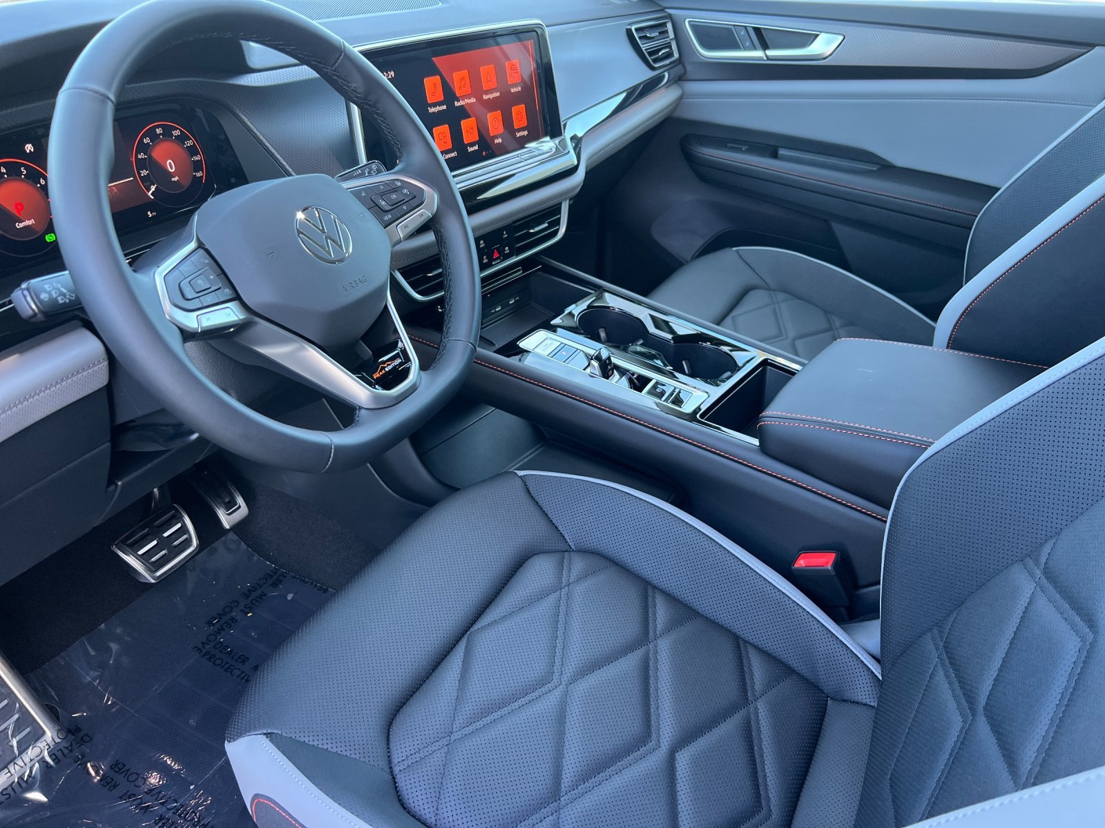 New 2026 Opal White Pearl Volkswagen 2.0T Peak Edition image 9