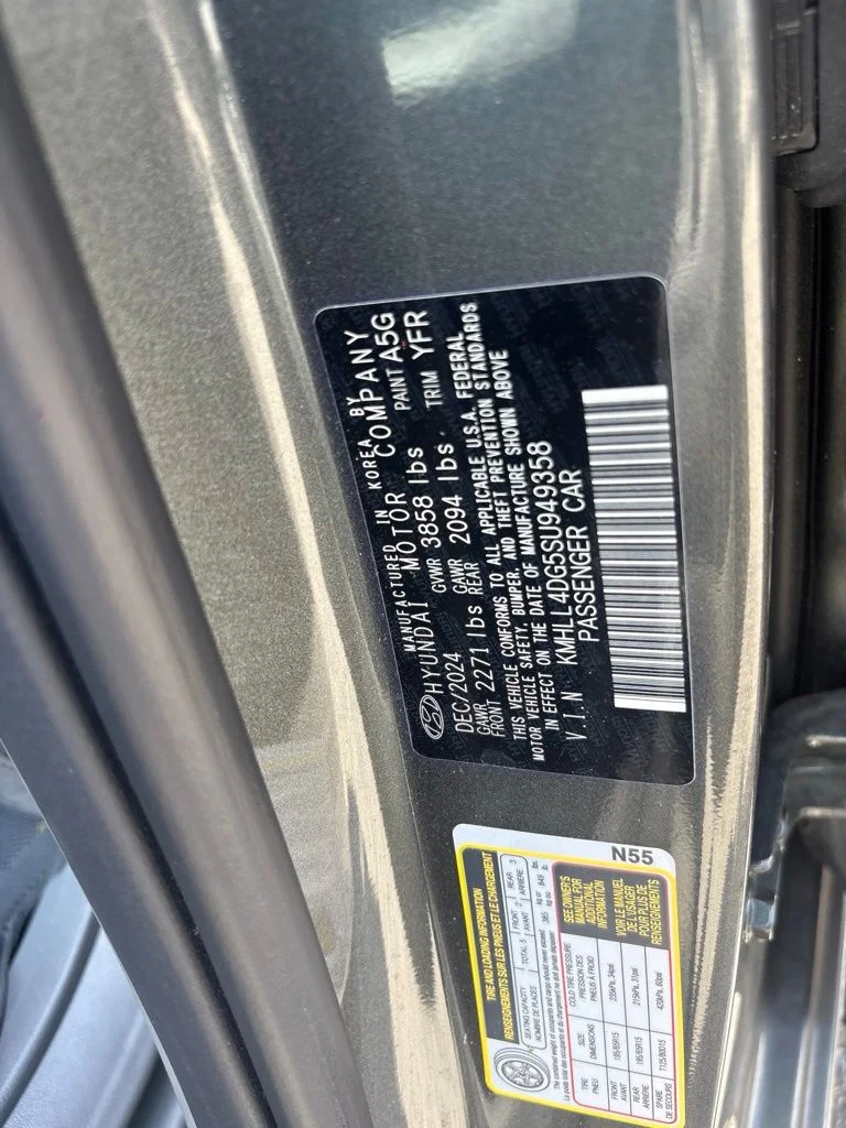 Used 2025 Gray Hyundai SE image 12