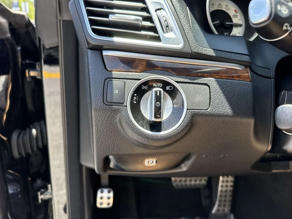 Used 2016 Obsidian Black Metallic Mercedes-Benz E 400 image 54