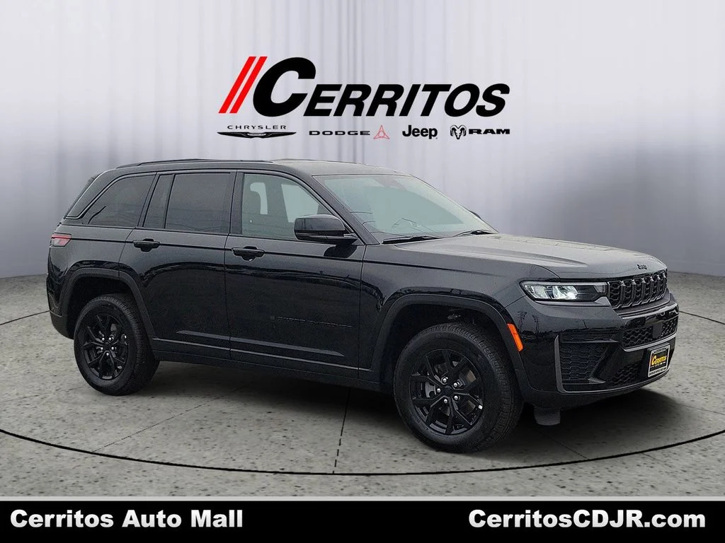 New 2026 Diamond Black Crystal Pearl-Coat Exterior Paint Jeep Altitude image 1