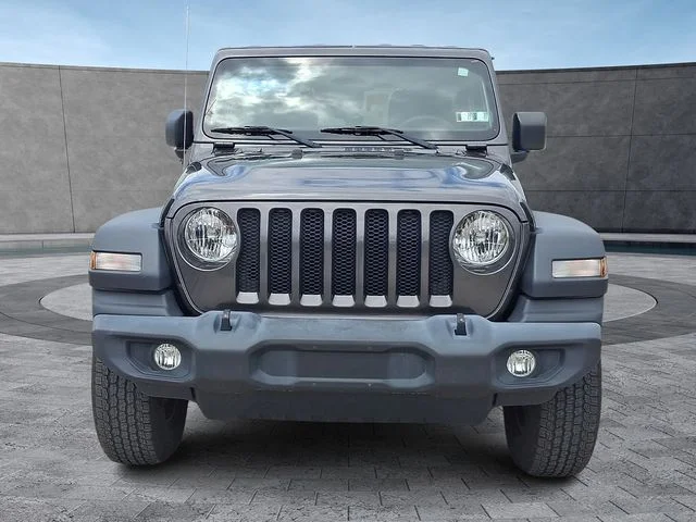 Used 2018 Gray Jeep Unlimited Sport image 3