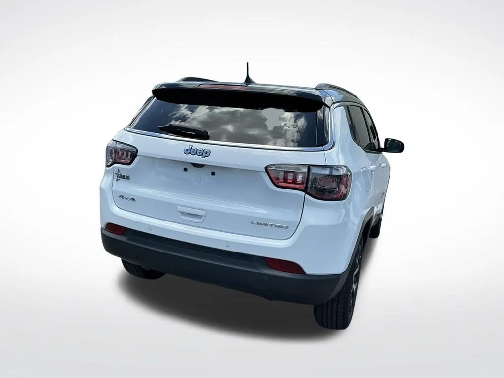 Used 2025 White Jeep Limited image 6