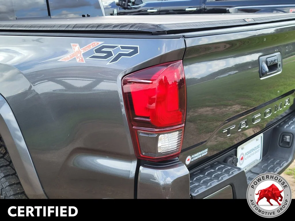 Used 2018 Gray Toyota SR5 image 13