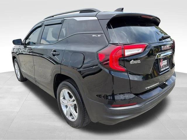 Used 2022 Black GMC SLE image 5