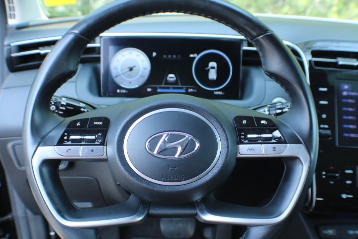 Used 2022 Phantom Black Hyundai SEL image 9