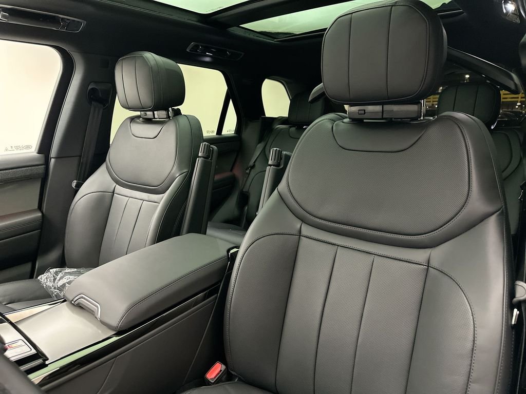 New 2026 Fuji White Land Rover SE image 18