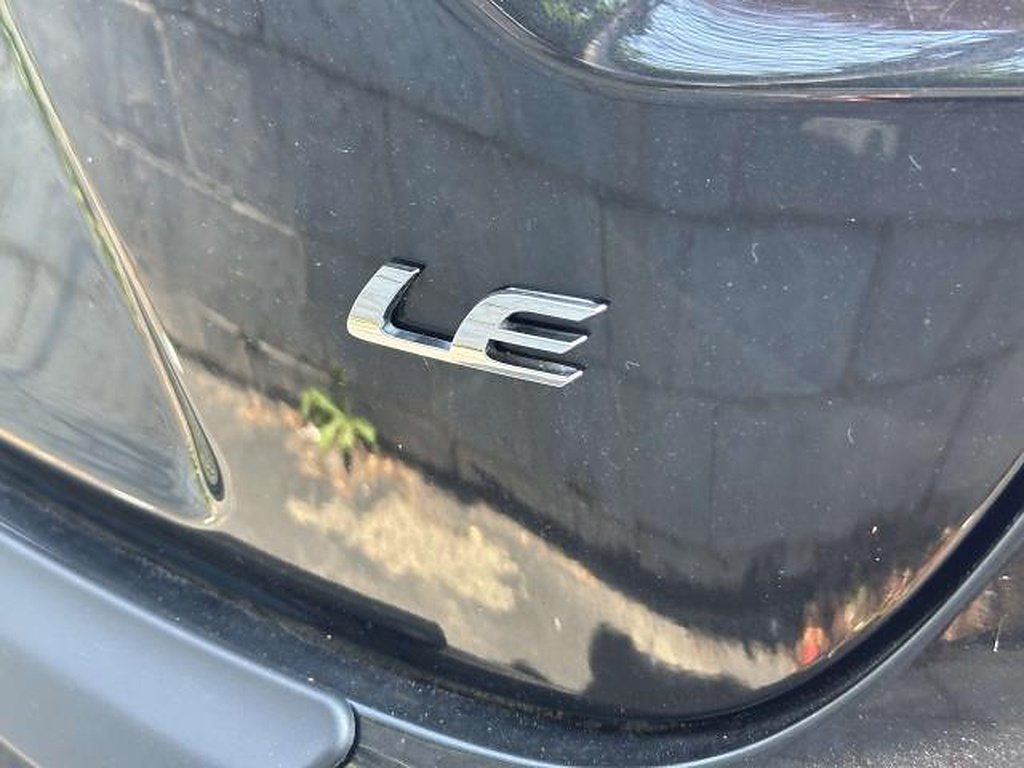 2022 Toyota Corolla LE - Photo 8