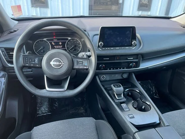 Used 2023 Gray Nissan SV image 9