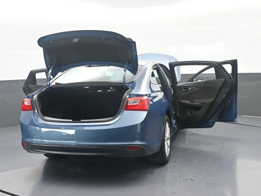 Used 2025 Lakeshore Blue Metallic Chevrolet LT image 71