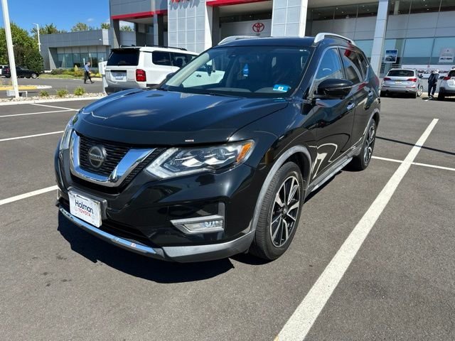 Used 2018 Black Nissan SL image 1