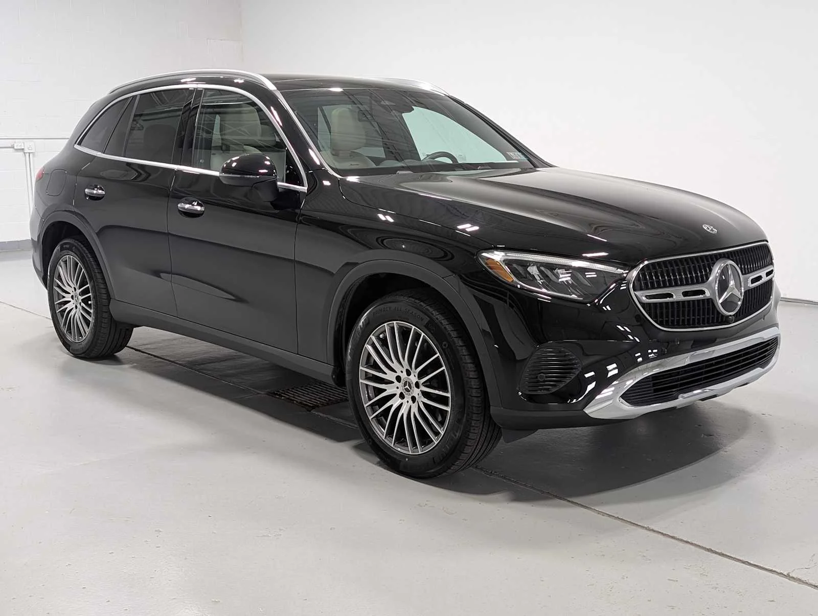 Used 2026  Mercedes-Benz GLC 300 image 6