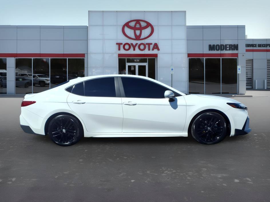 Used 2025 Ice Cap Toyota SE image 6