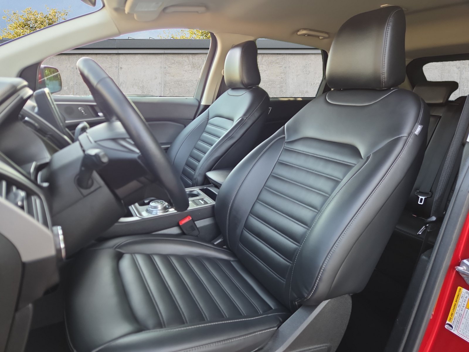 2024 Ford Edge SEL - Photo 9