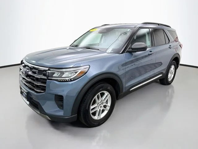 Used 2025 Vapor Blue Ford Active image 3