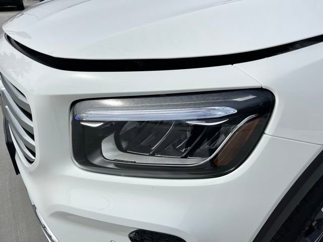 New 2026 Polar White Mercedes-Benz GLB 250 image 41