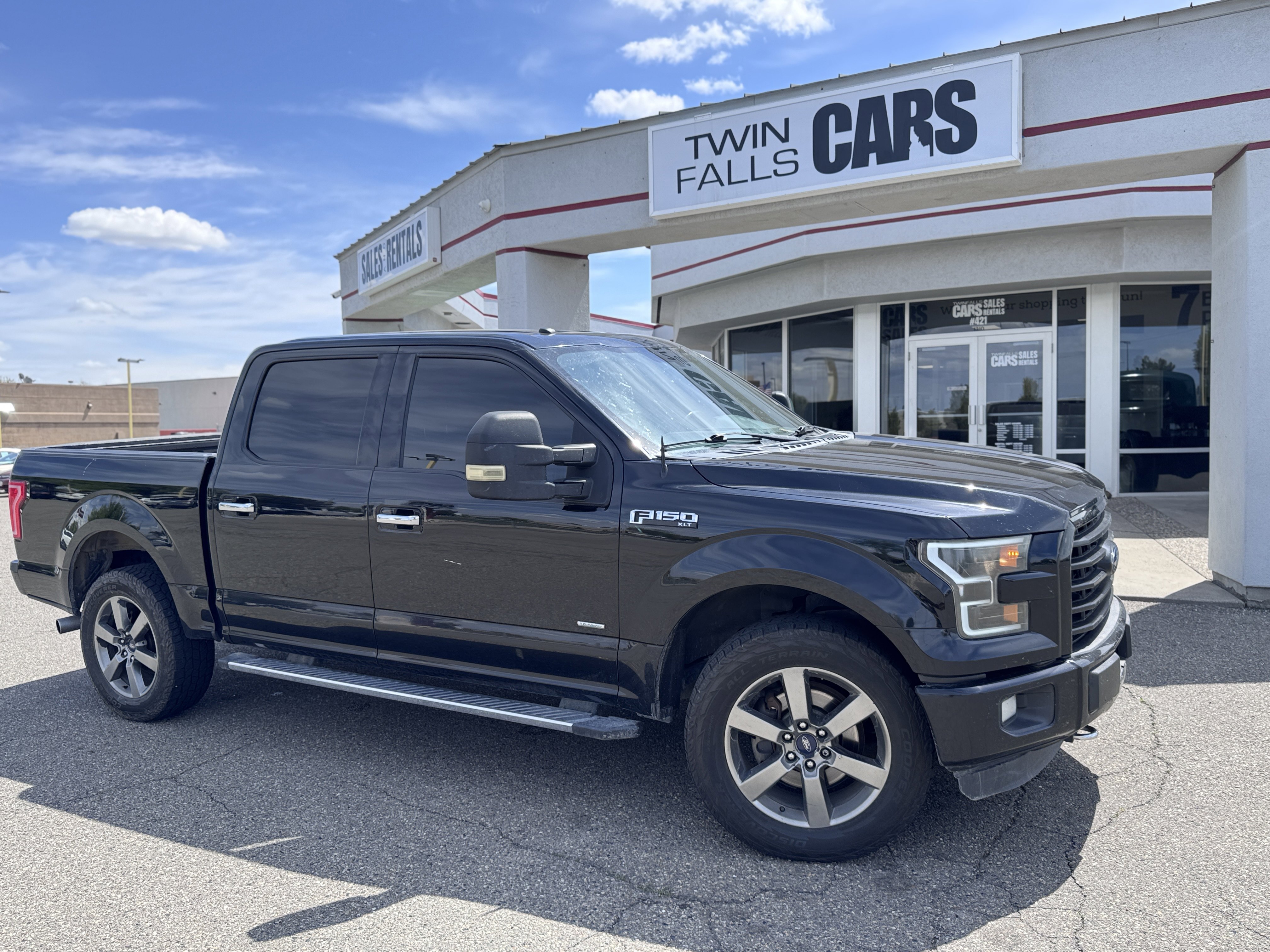 Used 2016 Black Ford XLT image 2