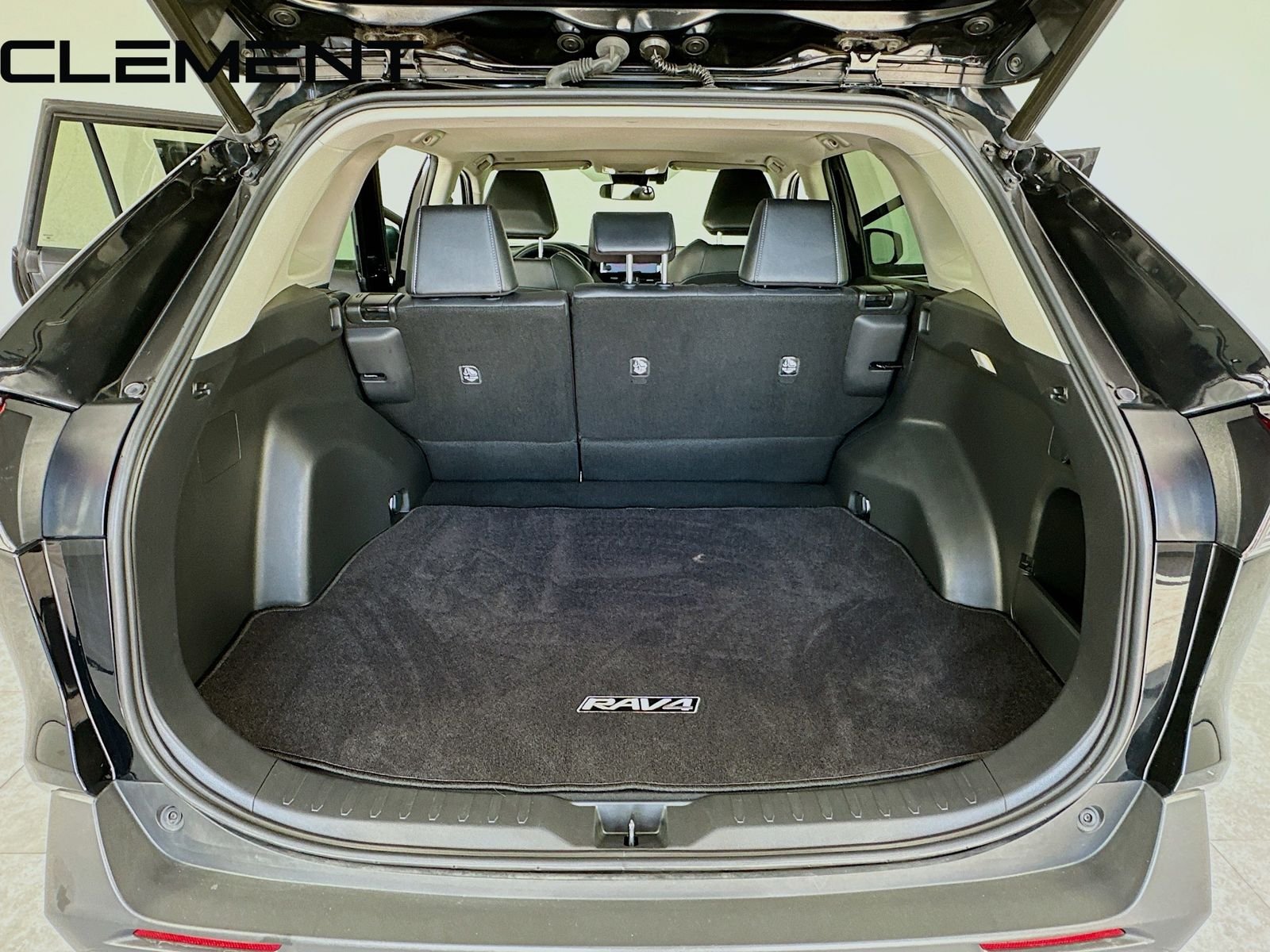 2023 Toyota RAV4 XLE Premium - Photo 11