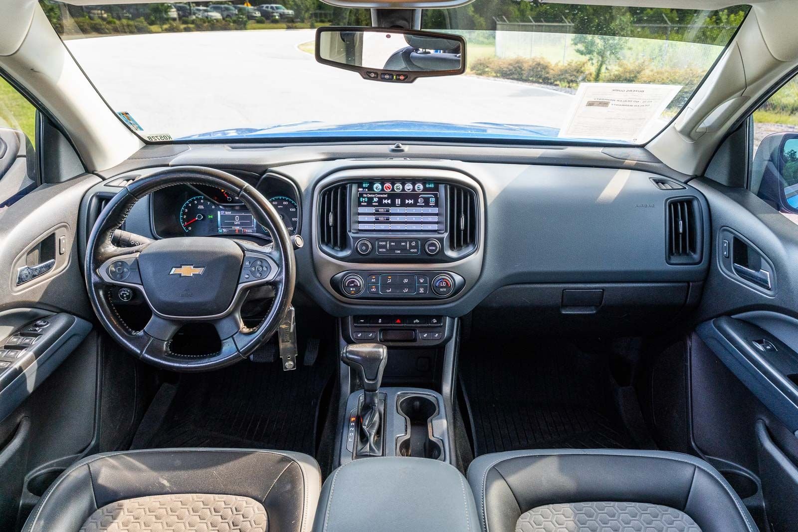 Used 2018 Blue Chevrolet Z71 image 21