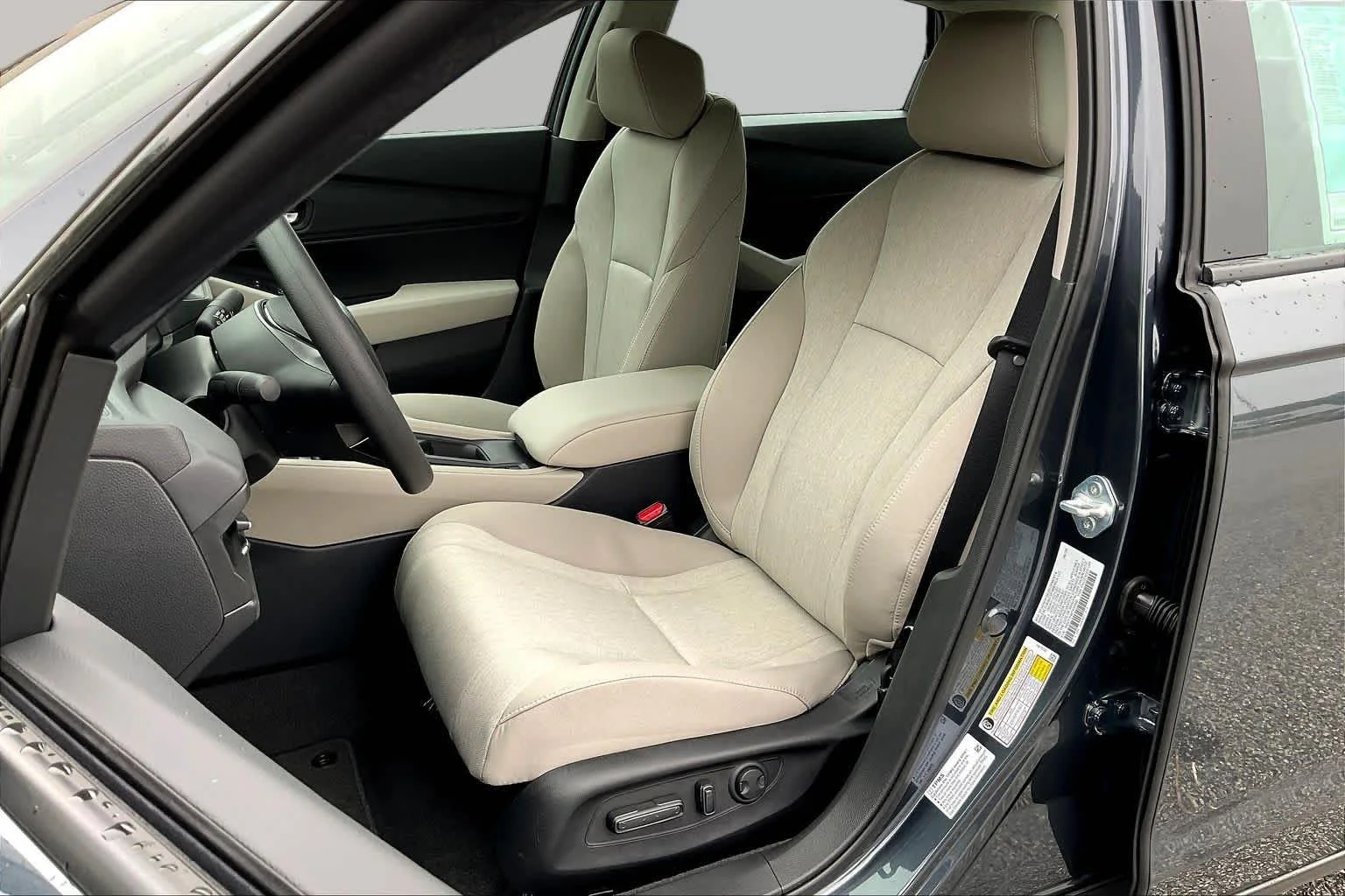 New 2026 Meteorite Gray Metallic Honda SE image 9