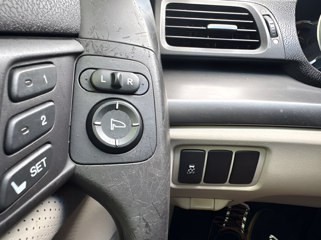 Used 2012 White Acura 2.4 image 40
