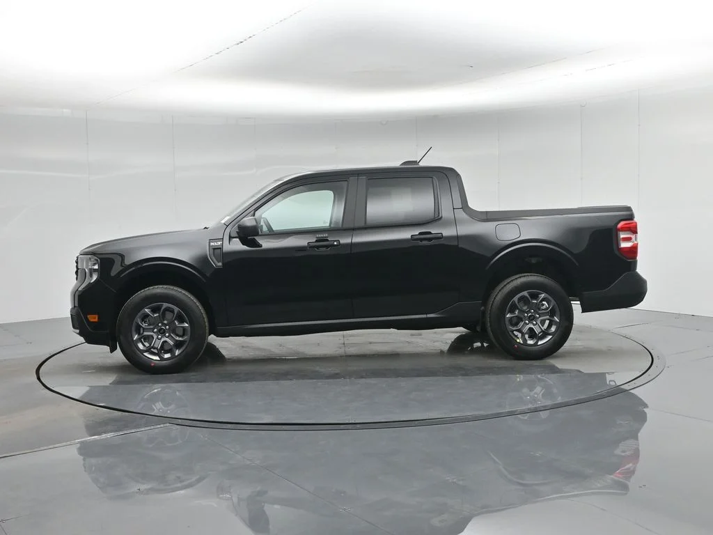 New 2026 Shadow Black Ford XLT image 27