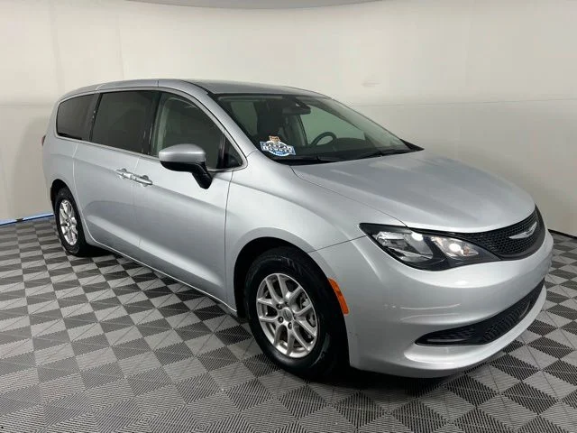 2022 Chrysler Voyager