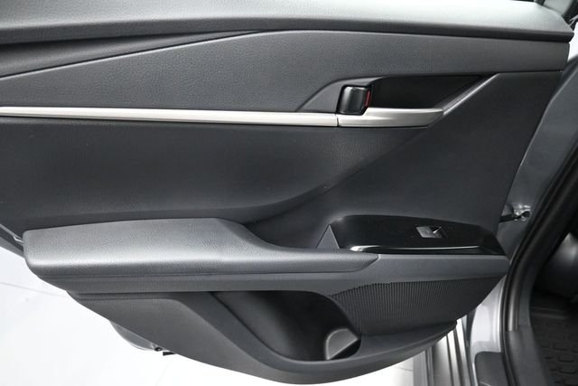 Used 2026  Toyota SE image 9