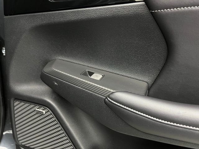 Used 2025 Moonstone Gray Metallic/Black Roof Mitsubishi SE image 24